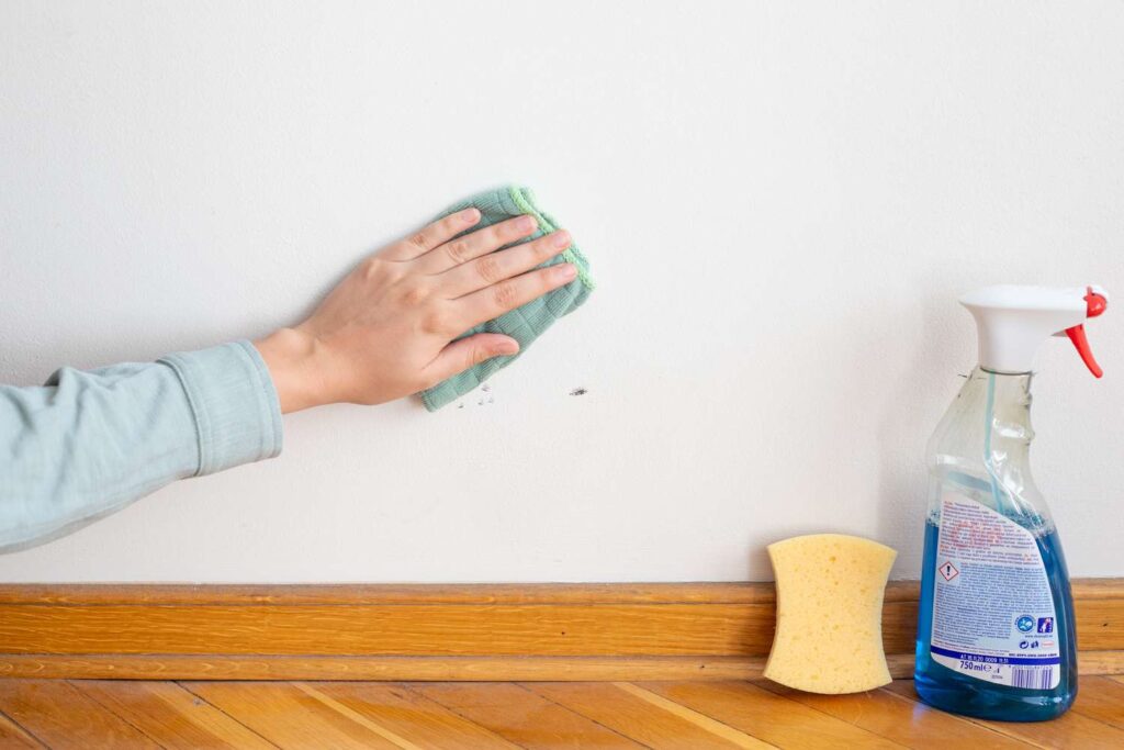 How to remove marker stains from the wall